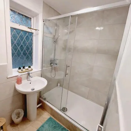 Cosy And Private House Close To Town Mánchester Exterior foto