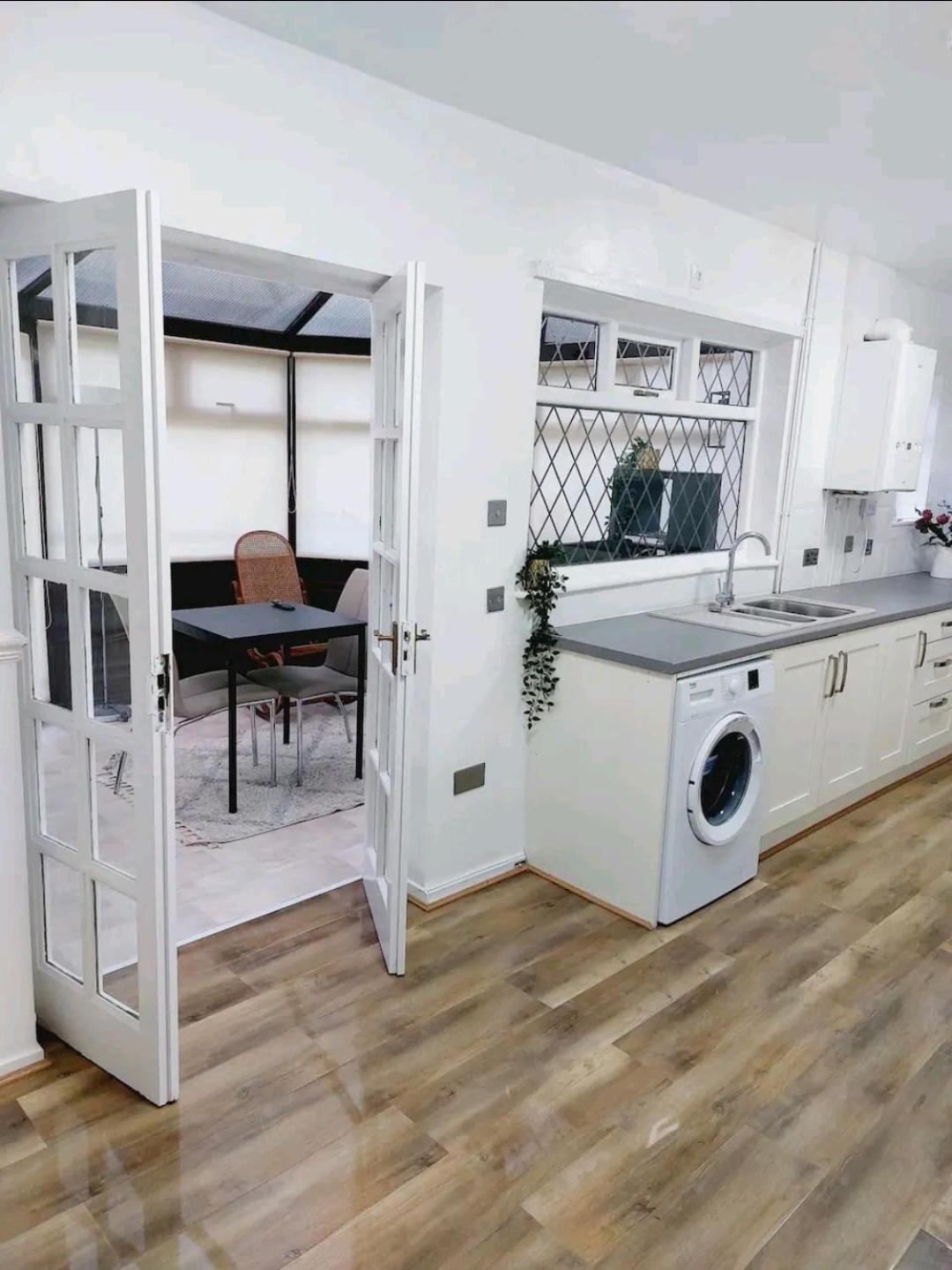 Cosy And Private House Close To Town Apartment *